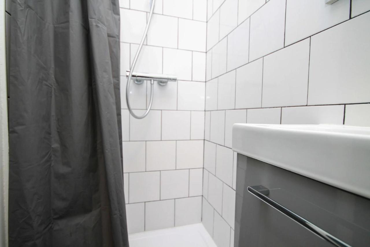02 - Chambre Avec Lit Double Et Sdb Prive Wifi Saint-Denis  Extérieur photo